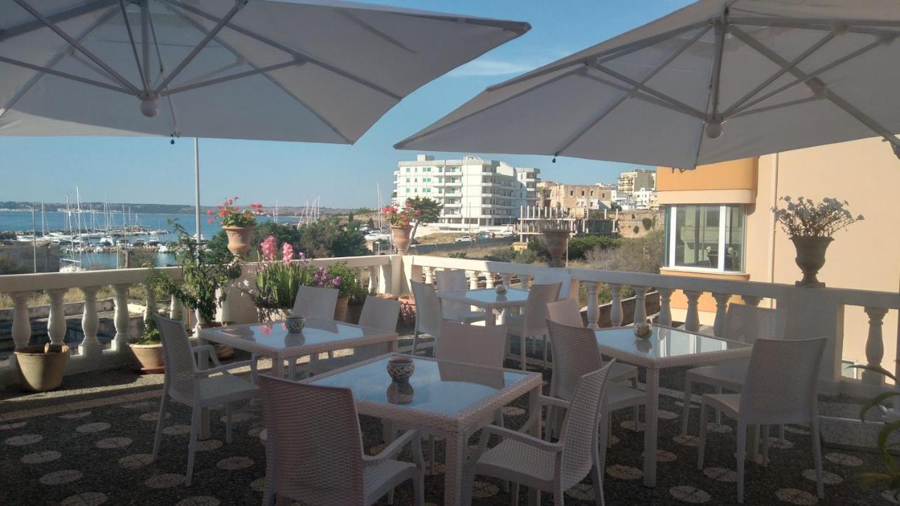 Bed and Breakfast Antico Palazzo Spinola Gallipoli Exterior foto