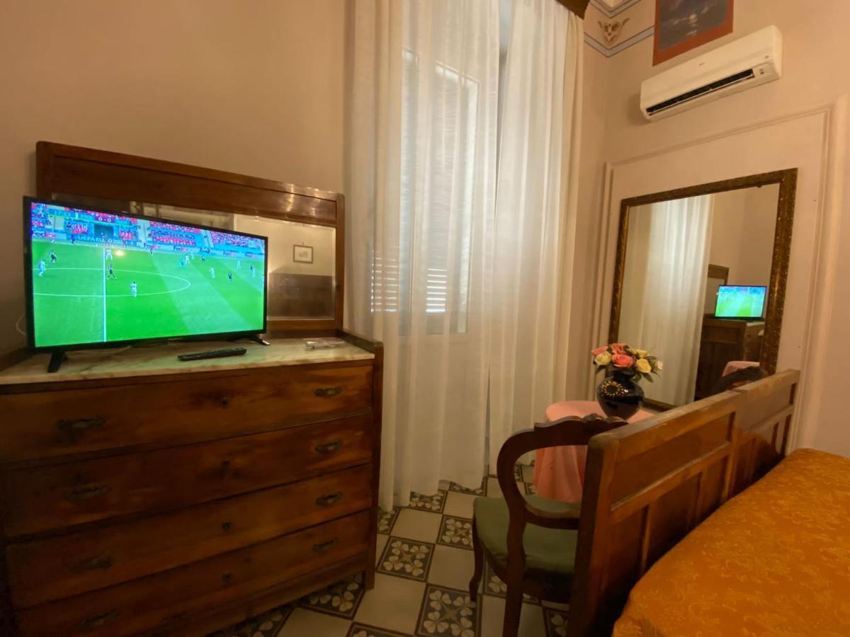 Bed and Breakfast Antico Palazzo Spinola Gallipoli Exterior foto