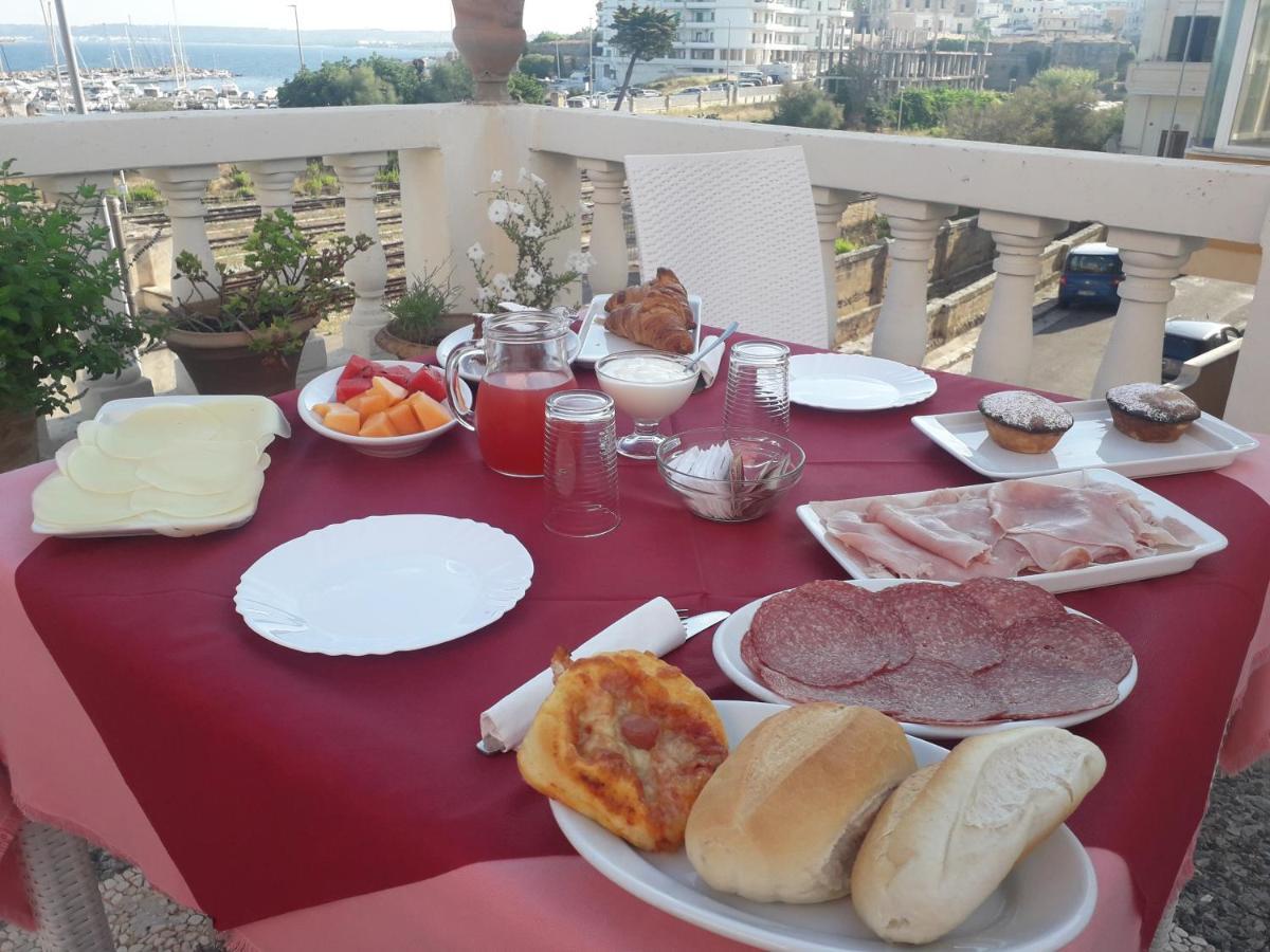 Bed and Breakfast Antico Palazzo Spinola Gallipoli Exterior foto