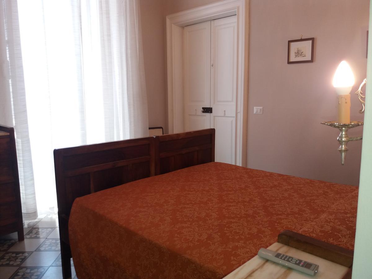 Bed and Breakfast Antico Palazzo Spinola Gallipoli Exterior foto
