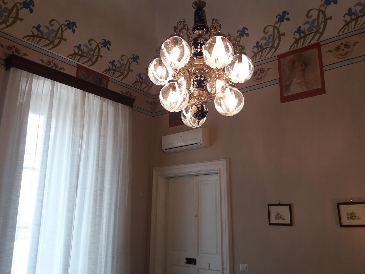 Bed and Breakfast Antico Palazzo Spinola Gallipoli Exterior foto
