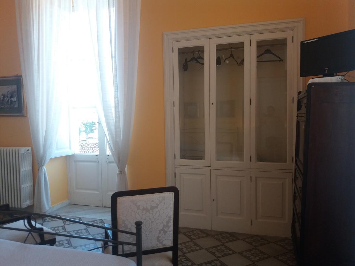 Bed and Breakfast Antico Palazzo Spinola Gallipoli Exterior foto