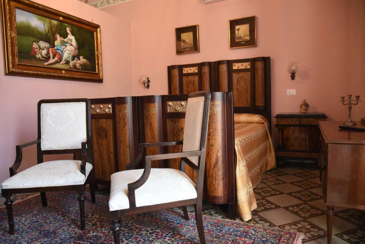 Bed and Breakfast Antico Palazzo Spinola Gallipoli Exterior foto