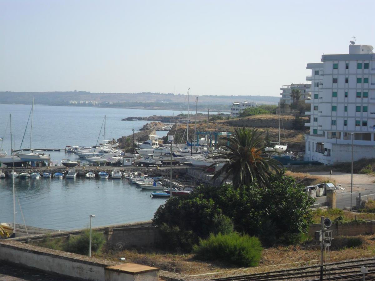 Bed and Breakfast Antico Palazzo Spinola Gallipoli Exterior foto