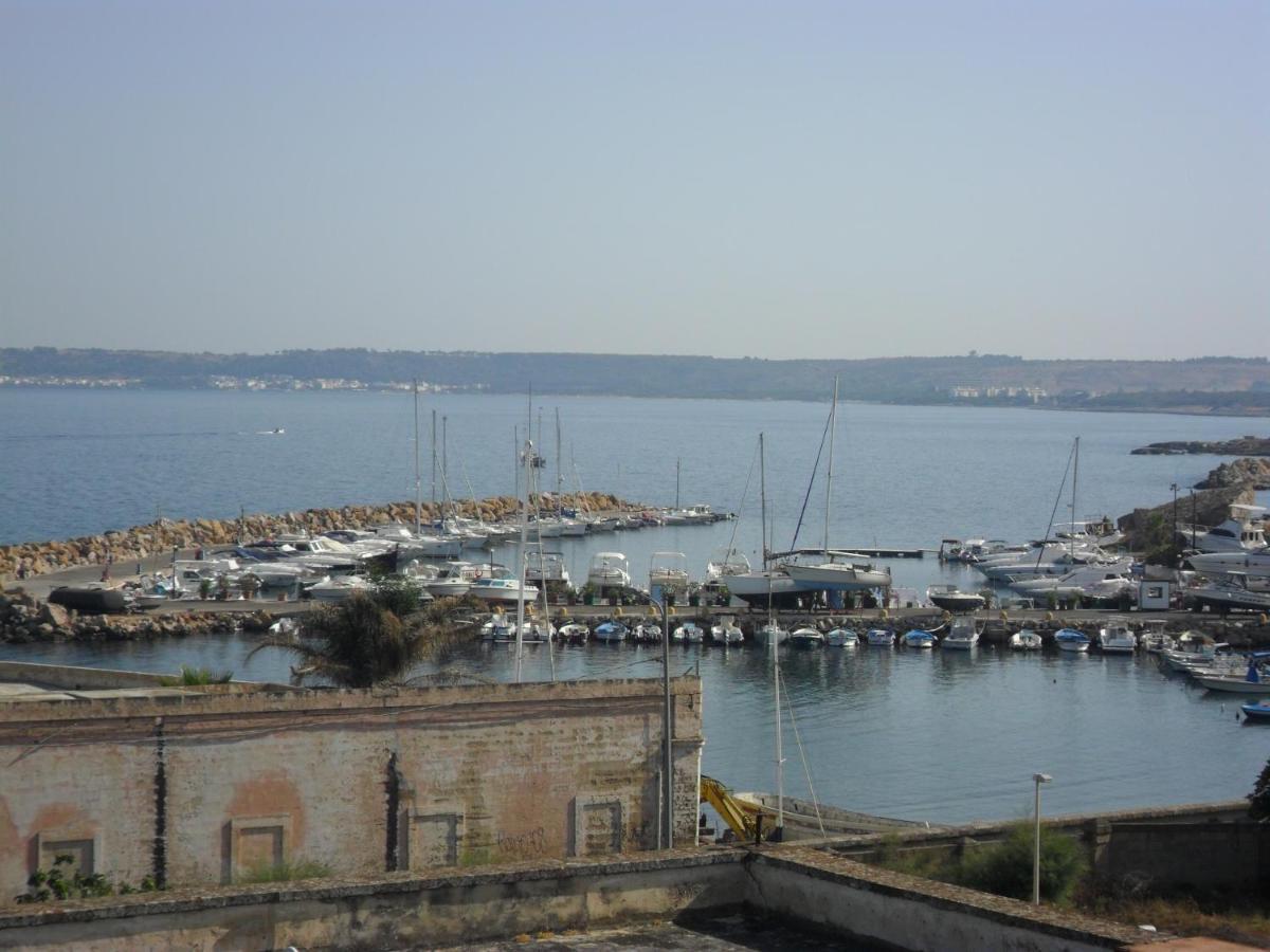 Bed and Breakfast Antico Palazzo Spinola Gallipoli Exterior foto