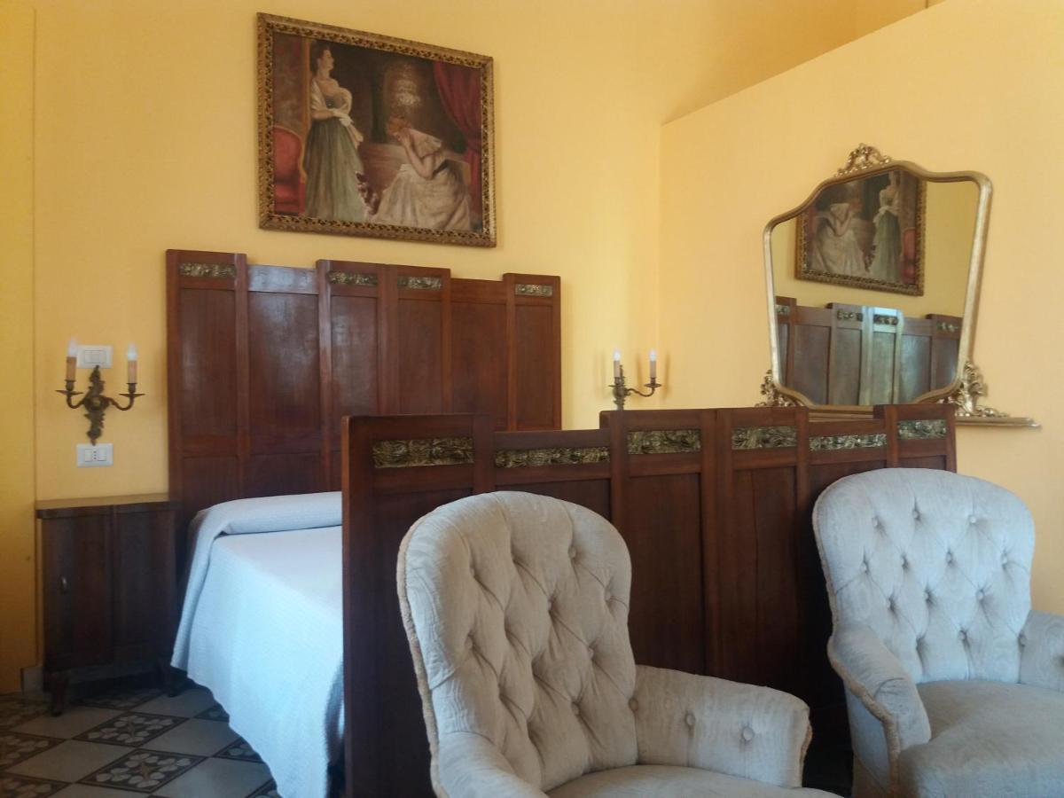 Bed and Breakfast Antico Palazzo Spinola Gallipoli Exterior foto