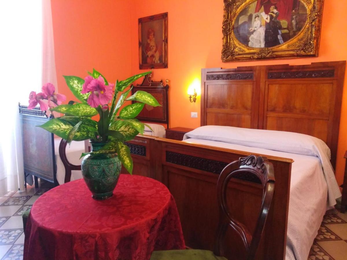 Bed and Breakfast Antico Palazzo Spinola Gallipoli Exterior foto