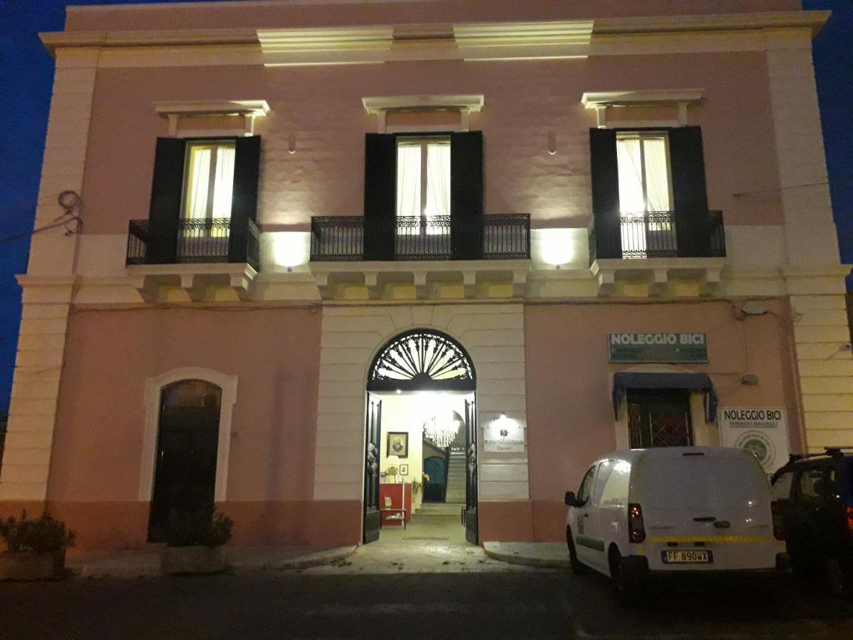 Bed and Breakfast Antico Palazzo Spinola Gallipoli Exterior foto