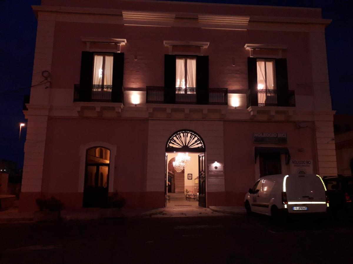 Bed and Breakfast Antico Palazzo Spinola Gallipoli Exterior foto
