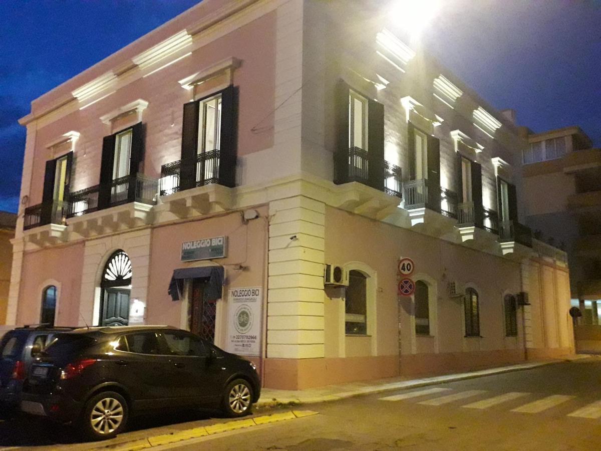 Bed and Breakfast Antico Palazzo Spinola Gallipoli Exterior foto
