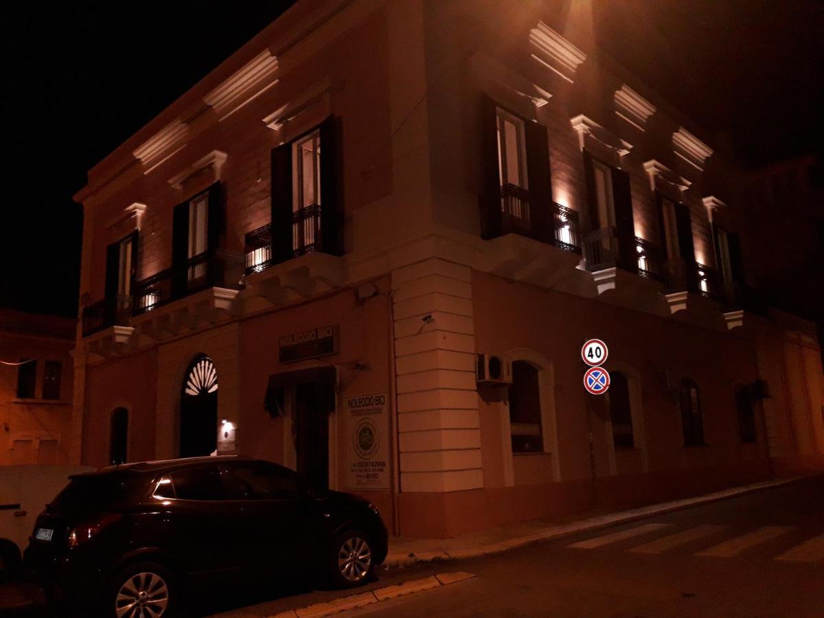 Bed and Breakfast Antico Palazzo Spinola Gallipoli Exterior foto
